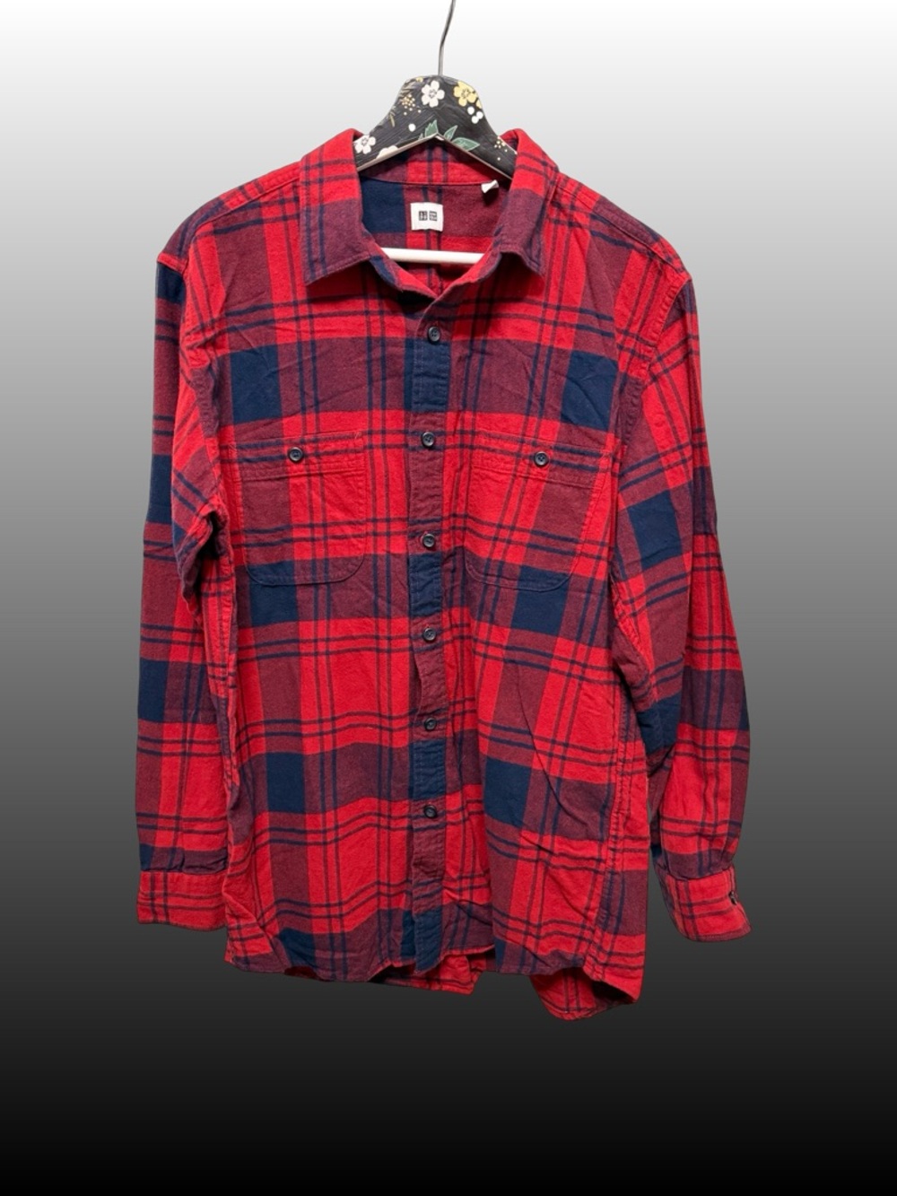 Uniqlo Flannel Shirt Men’s XL Red Navy Plaid 100% Cotton Button Down